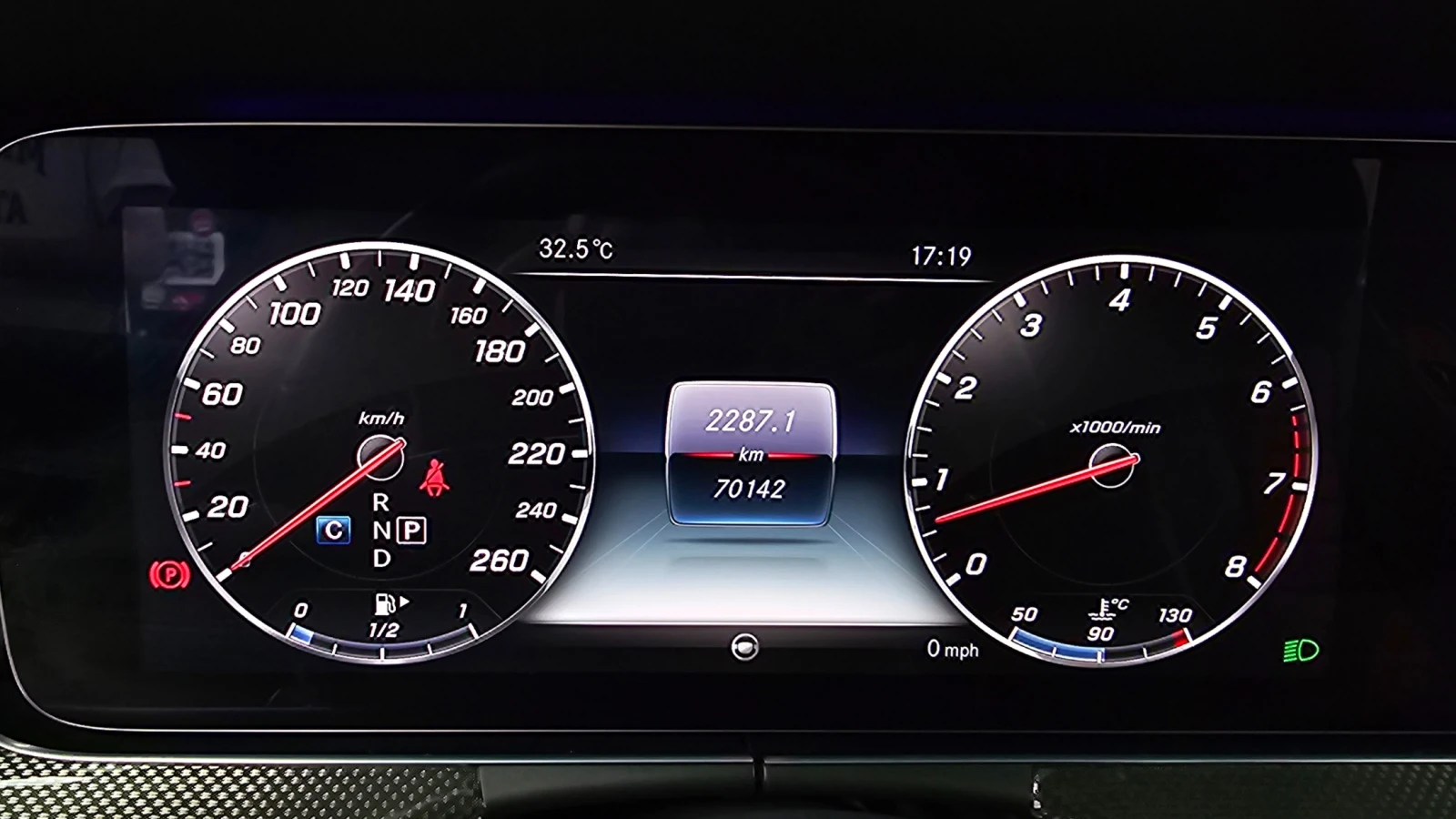 Mercedes-Benz E 400 4MATIC* AMG* BURM* ОБДУХВАНЕ* DISTR* HUD* 360, снимка 7 - Автомобили и джипове - 55654987