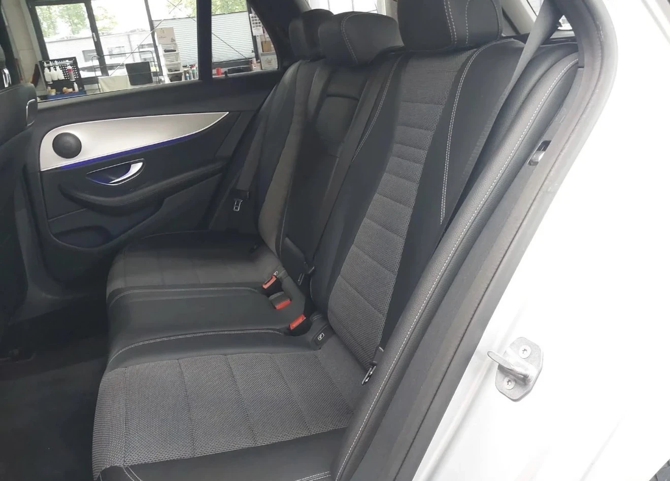 Mercedes-Benz E 220, снимка 13 - Автомобили и джипове - 56135033