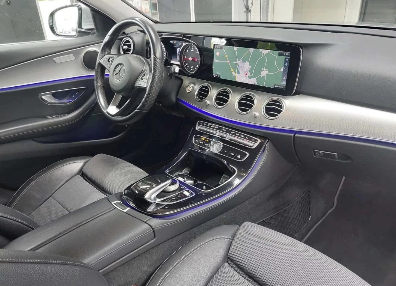Mercedes-Benz E 220, снимка 6 - Автомобили и джипове - 56135033