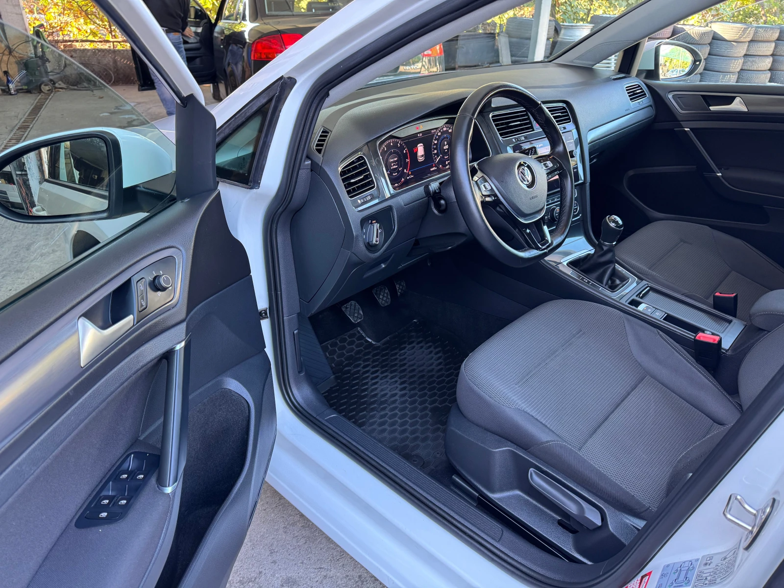 VW Golf 46000км, снимка 9 - Автомобили и джипове - 56205840