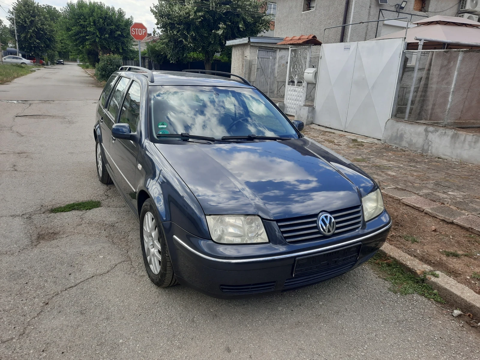 VW Bora, снимка 2 - Автомобили и джипове - 56309313