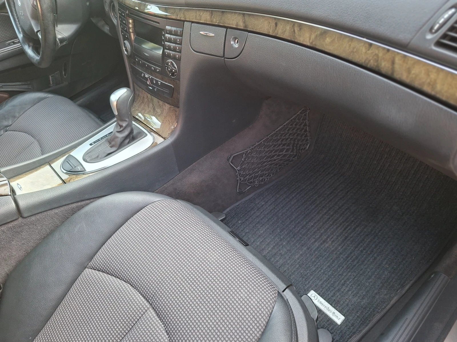 Mercedes-Benz E 320 W211, снимка 8 - Автомобили и джипове - 56403319