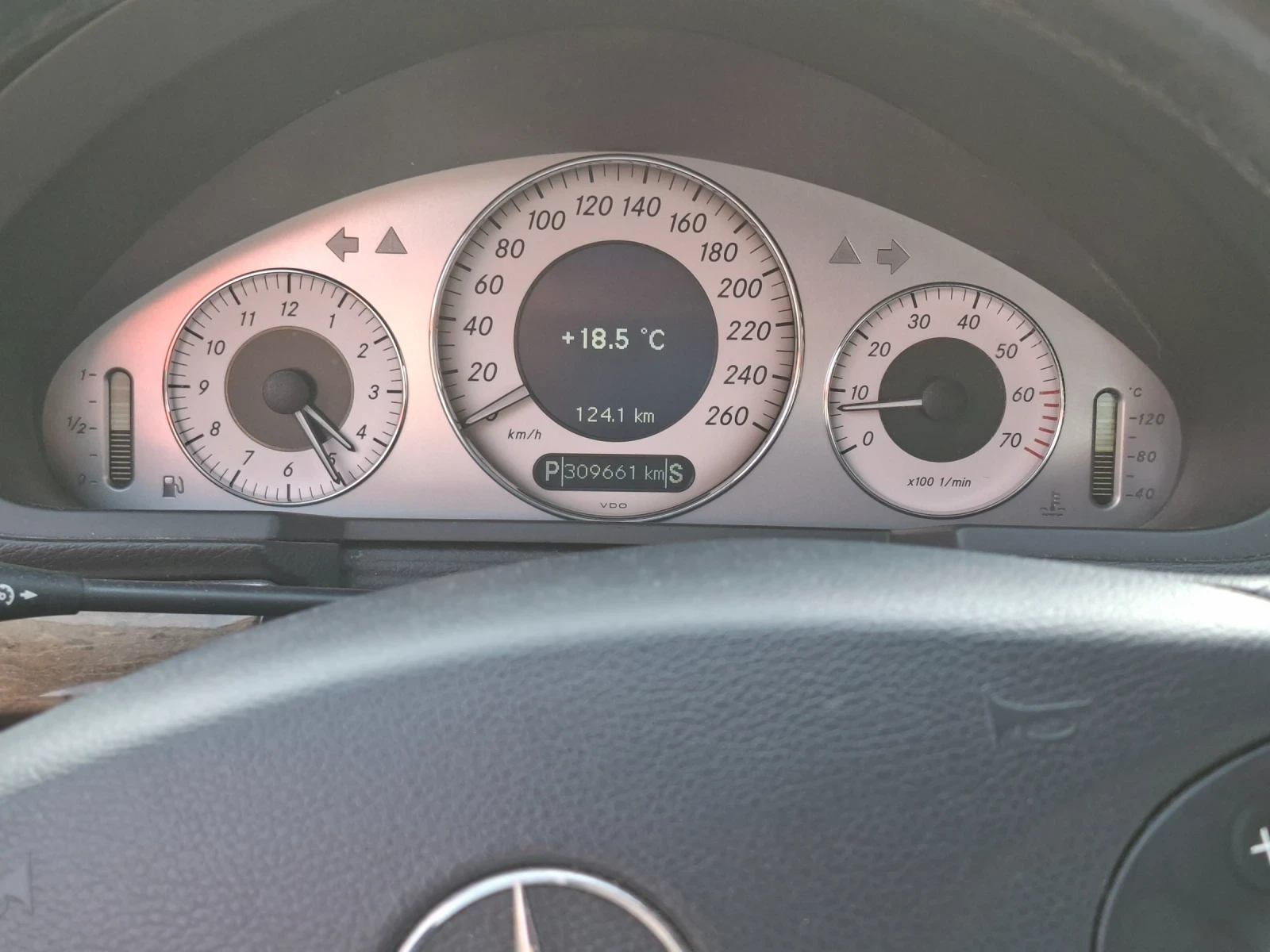 Mercedes-Benz E 320 W211, снимка 6 - Автомобили и джипове - 56403319