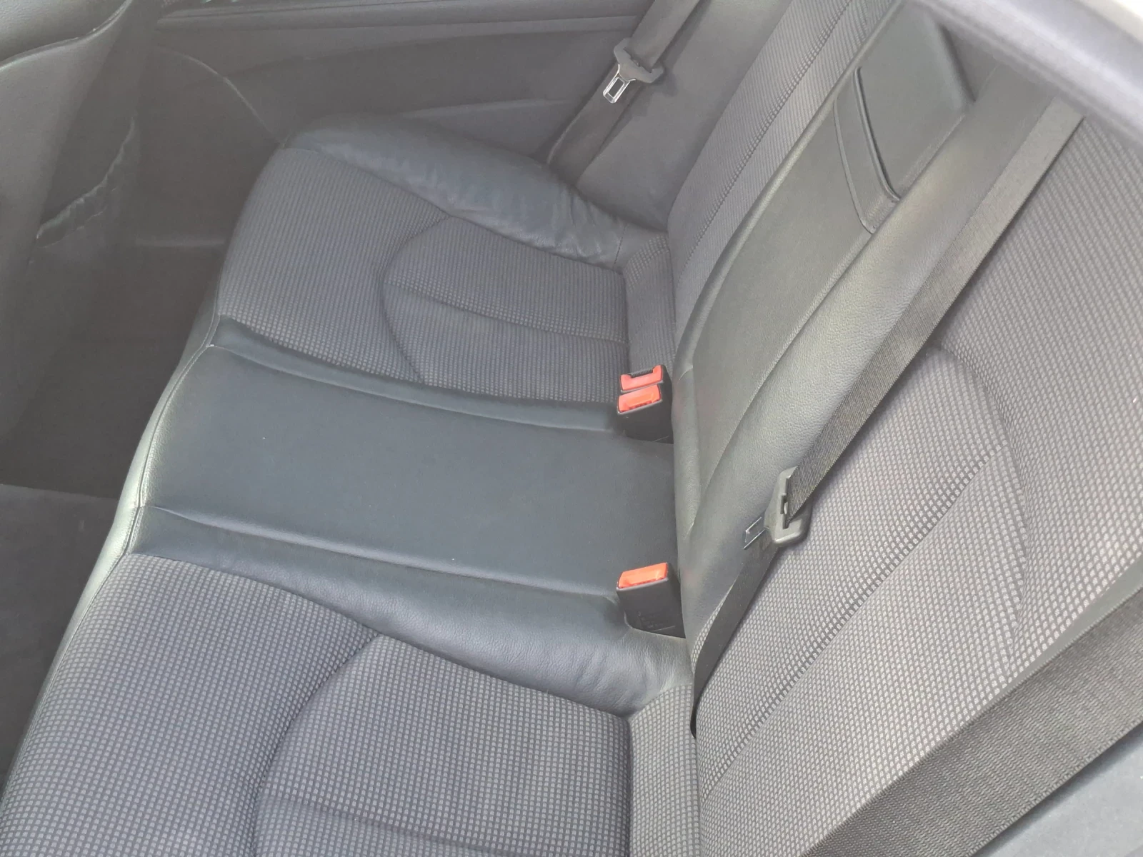 Mercedes-Benz E 320 W211, снимка 5 - Автомобили и джипове - 56403319