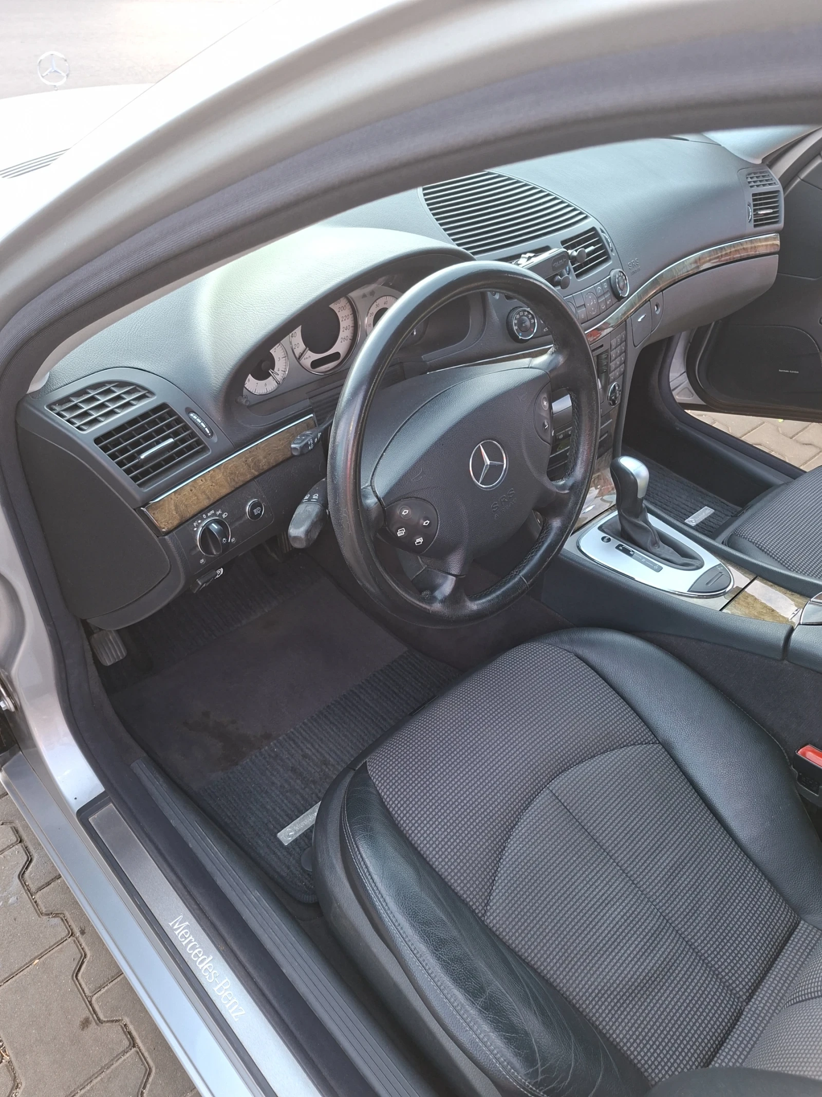 Mercedes-Benz E 320 W211, снимка 7 - Автомобили и джипове - 56403319