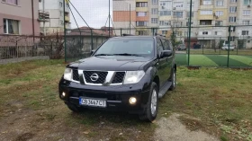 Nissan Pathfinder Джип