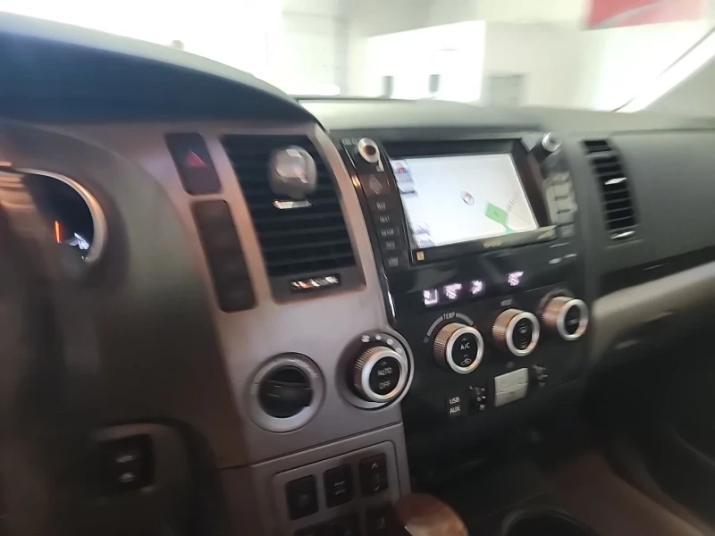 Toyota Sequoia, снимка 9 - Автомобили и джипове - 49488521