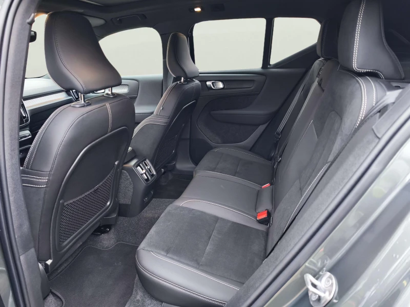 Volvo EX40 2, снимка 8 - Автомобили и джипове - 53255325