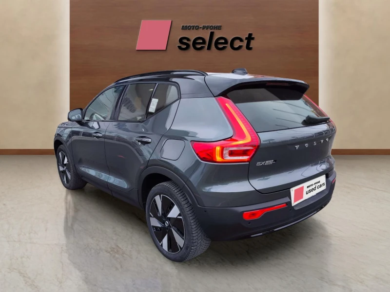 Volvo EX40 2, снимка 2 - Автомобили и джипове - 53255325