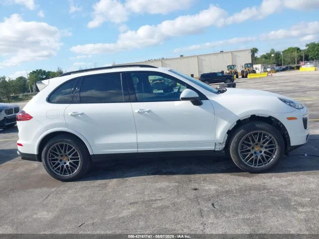 Porsche Cayenne Platinum Edition PDK* Обдухване* Следене* Пано* Bo - изображение 7