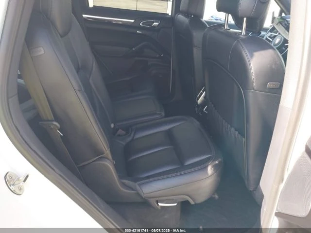 Porsche Cayenne Platinum Edition PDK* Обдухване* Следене* Пано* Bo - изображение 10