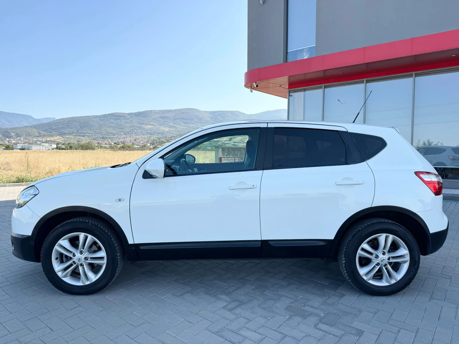 Nissan Qashqai 1.6i LPG BRC / FACELIFT / NAVI / CAMERA  - изображение 4