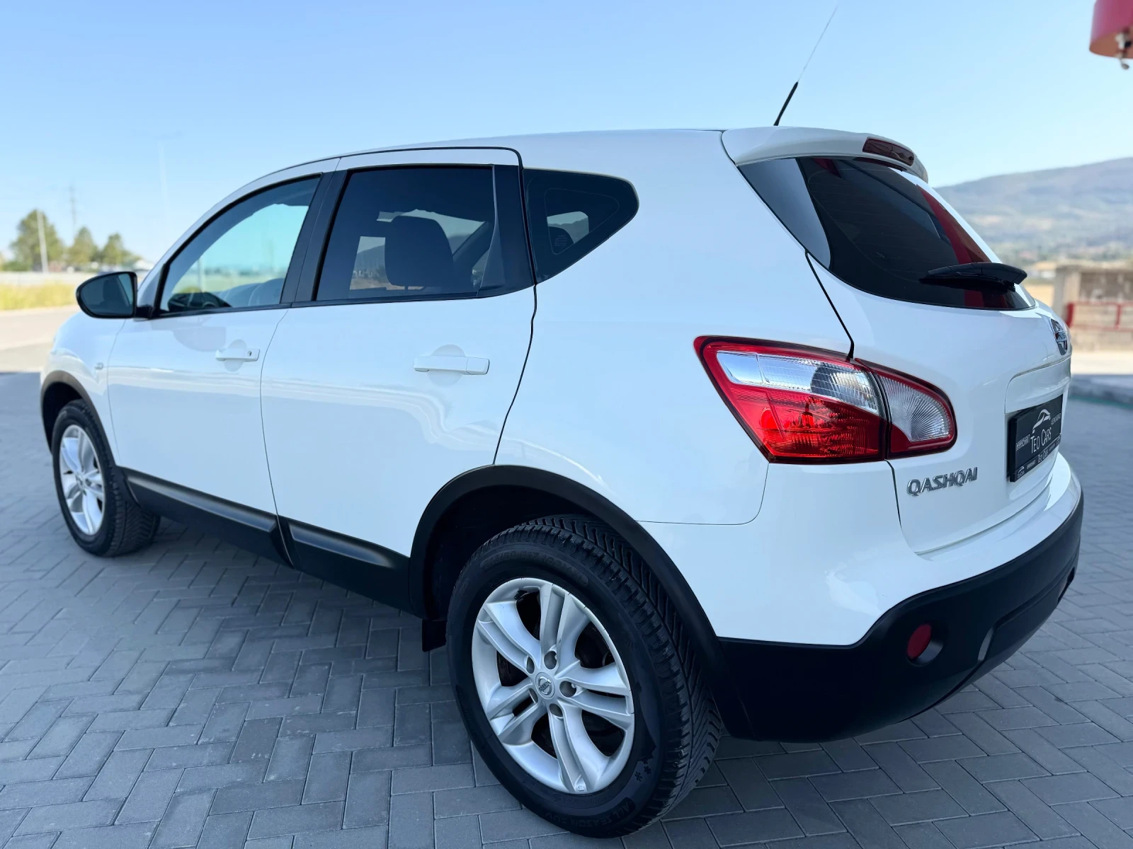 Nissan Qashqai 1.6i LPG BRC / FACELIFT / NAVI / CAMERA  - изображение 6