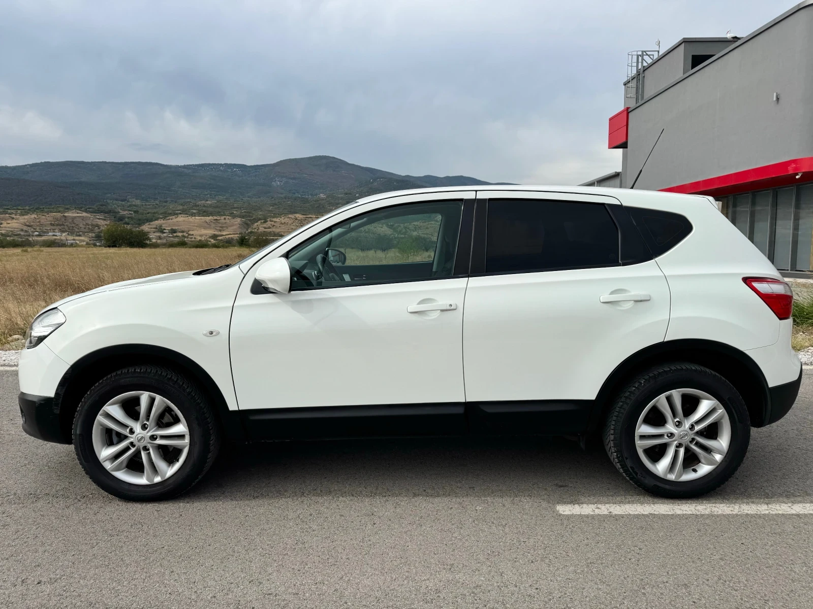 Nissan Qashqai 1.6i LPG BRC / FACELIFT / NAVI / CAMERA  - изображение 4