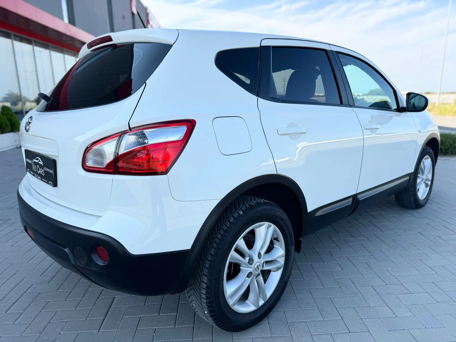Nissan Qashqai 1.6i LPG BRC / FACELIFT / NAVI / CAMERA  - изображение 8