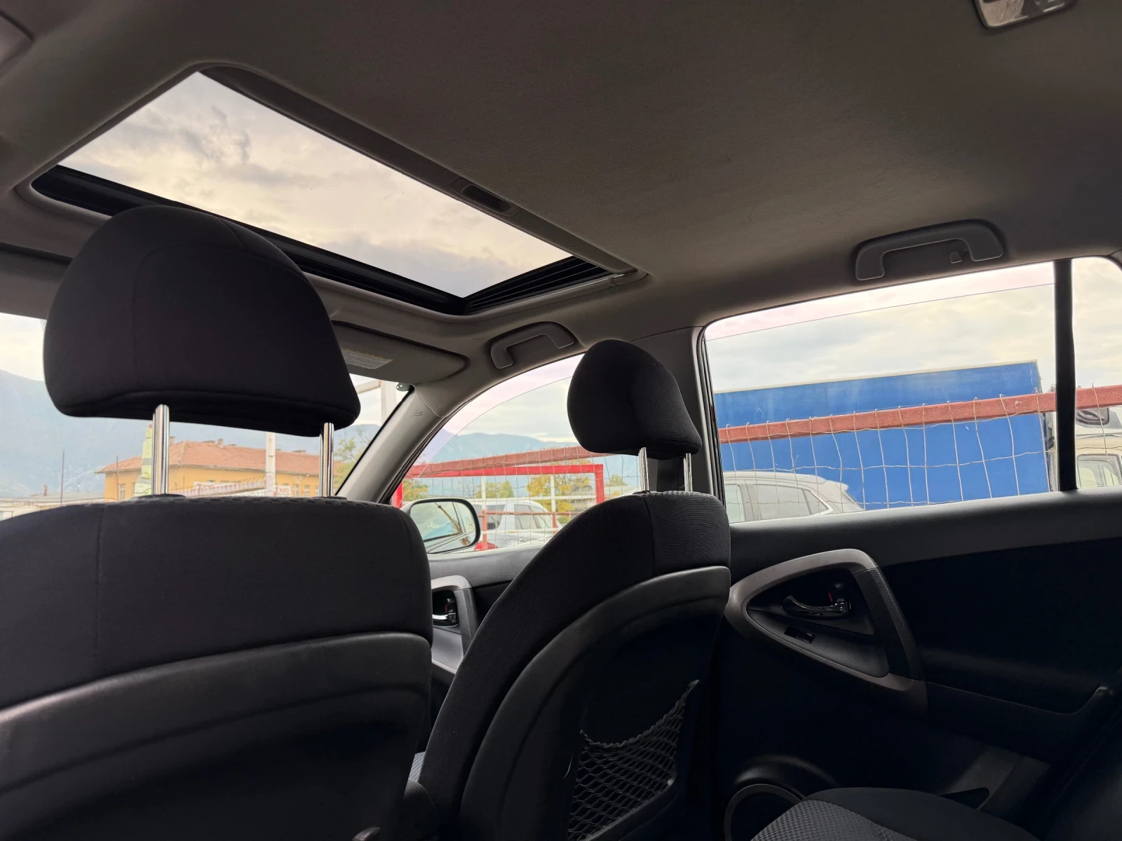 Toyota Rav4 2.0VVTI.4X4 | Mobile.bg — изображение 11