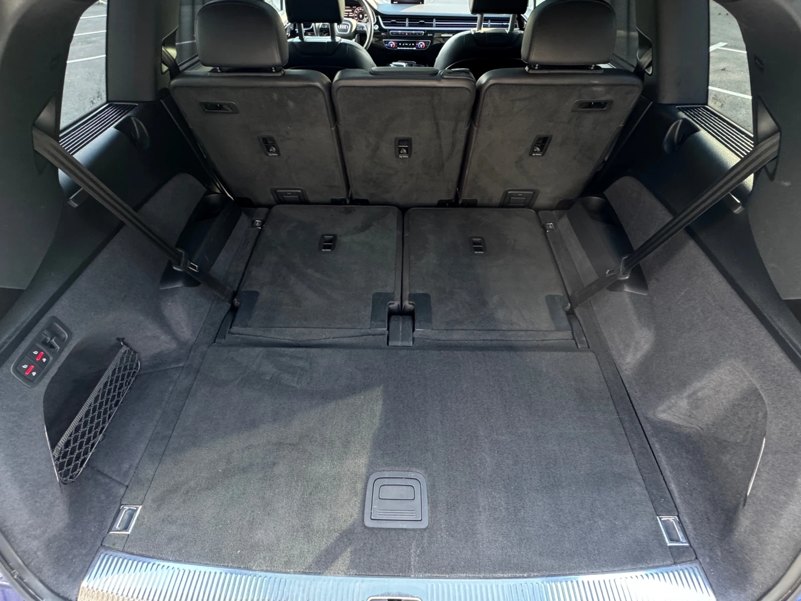 Audi Q7 Ниски километри, снимка 13 - Автомобили и джипове - 54973045