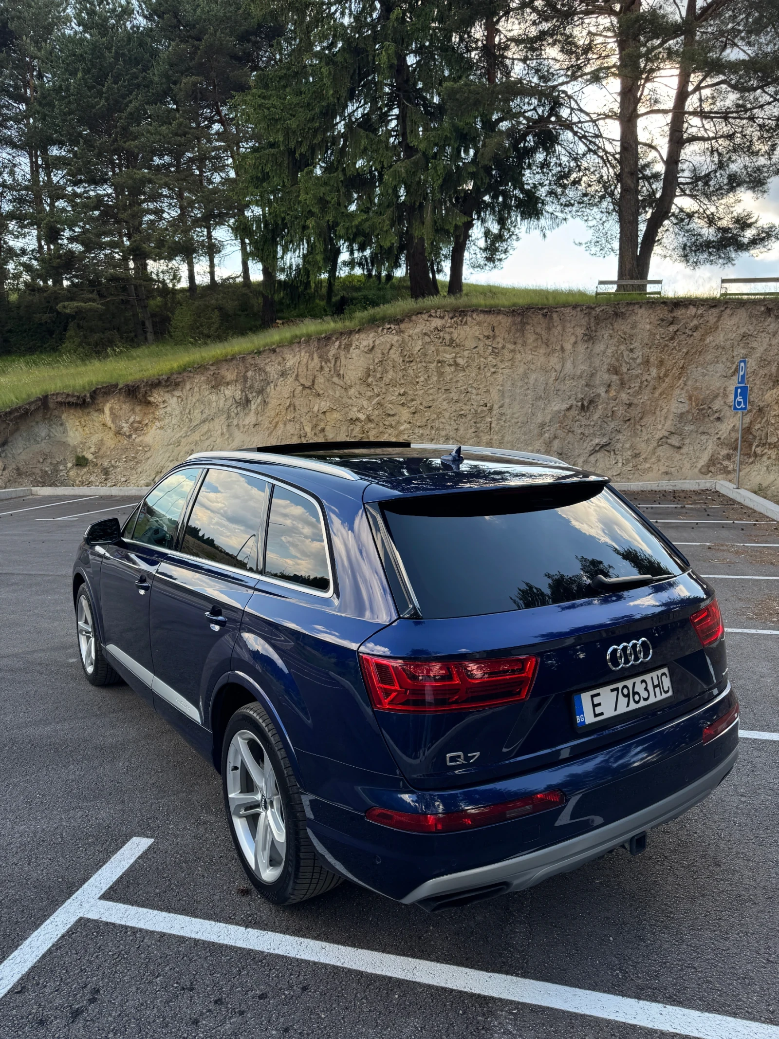 Audi Q7 Ниски километри, снимка 5 - Автомобили и джипове - 54973045