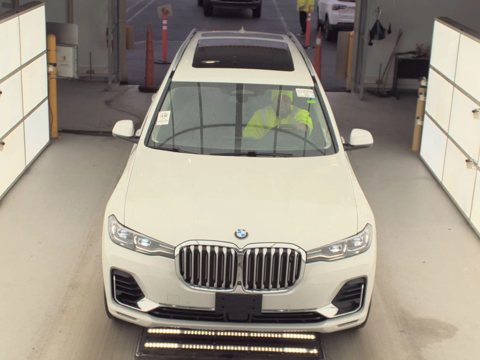 BMW X7 xDrive40i - изображение 2