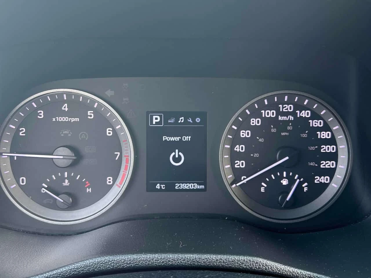 Hyundai Tucson * CARFAX * НОВ ДВИГАТЕЛ НА 10К КМ - изображение 8