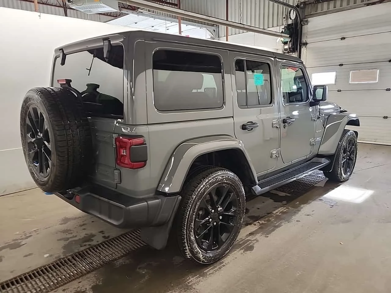 Jeep Wrangler * UNLIMITED SAHARA * CARFAX * ONE OWNER *  | Mobile.bg � ����������� 3