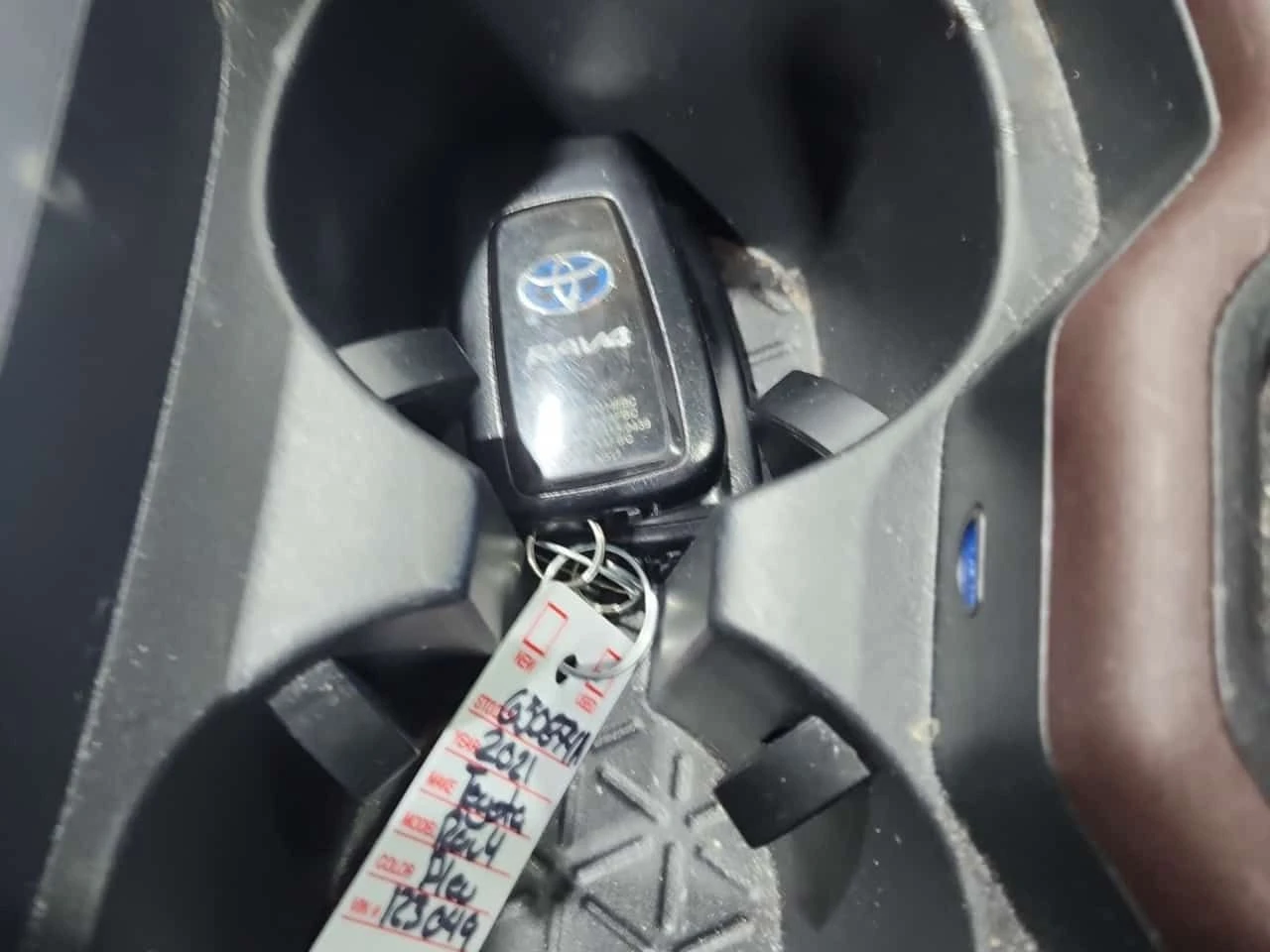 Toyota Rav4 * HYBRID LIMITED* АВТОКРЕДИТ БЕЗ ПЪРВОНАЧАЛНА* , снимка 8 - Автомобили и джипове - 55649175