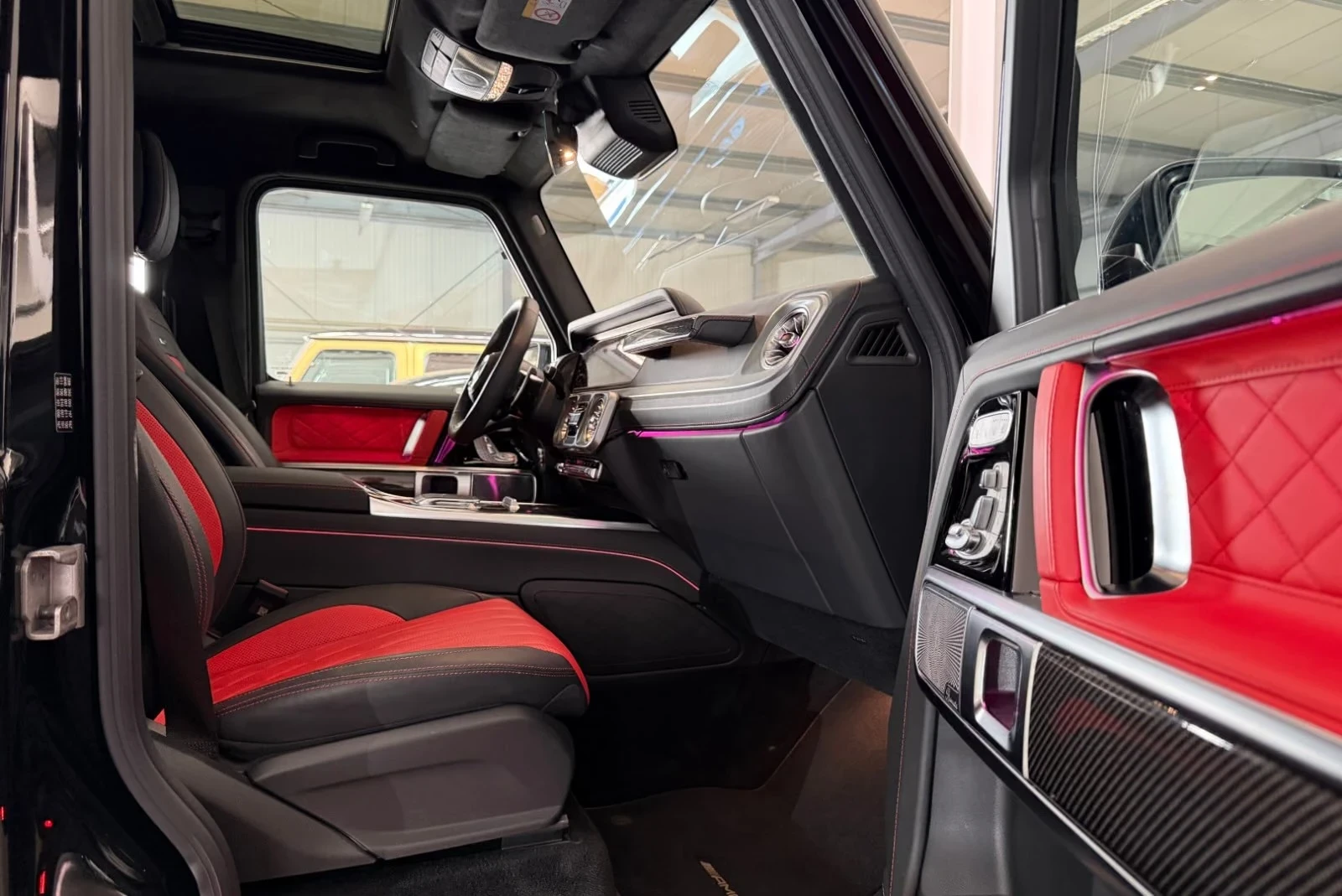 Mercedes-Benz G 63 AMG FACELIFT* MANUFAKTUR* CARBON* BURMESTER* , снимка 12 - Автомобили и джипове - 55667799