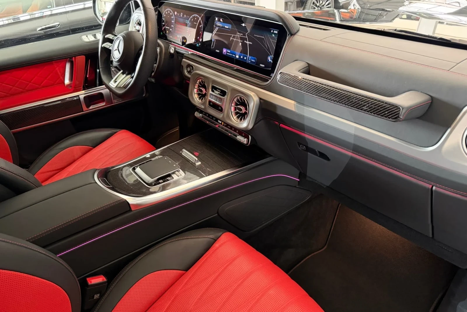 Mercedes-Benz G 63 AMG FACELIFT* MANUFAKTUR* CARBON* BURMESTER* , снимка 8 - Автомобили и джипове - 55667799