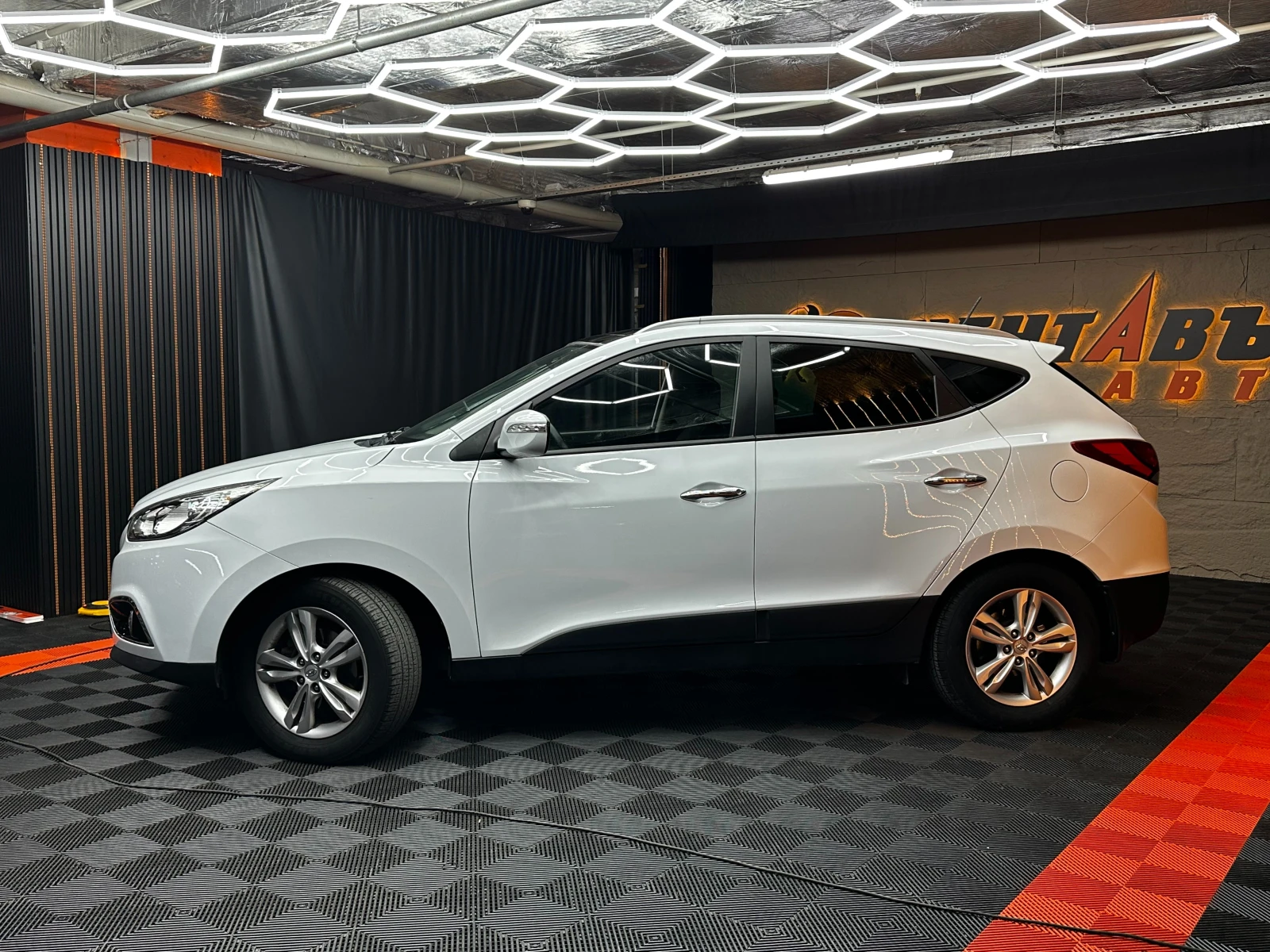 Hyundai IX35 2.0d 184 к.с./4х4/автомат/Франция/ГАРАНЦИЯ, снимка 2 - Автомобили и джипове - 56254726