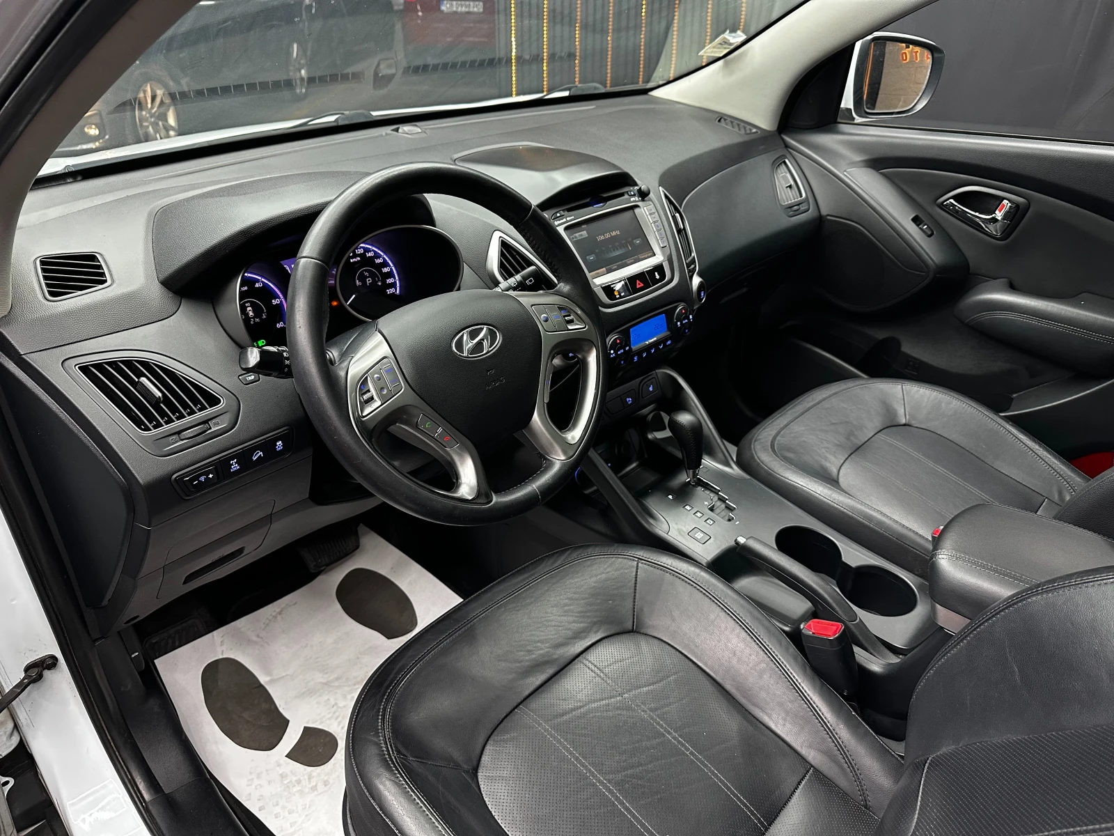 Hyundai IX35 2.0d 184 к.с./4х4/автомат/Франция/ГАРАНЦИЯ, снимка 7 - Автомобили и джипове - 56254726