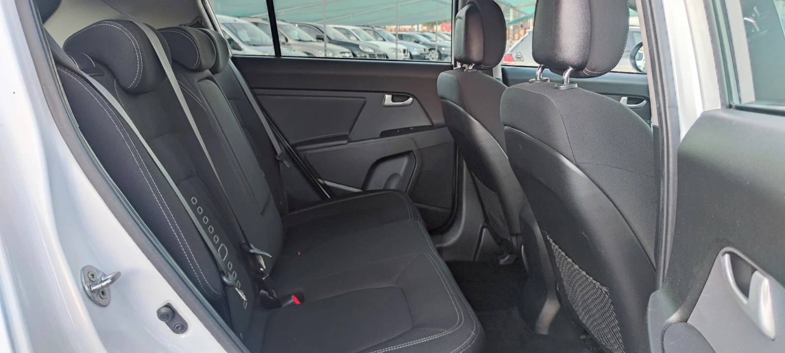 Kia Sportage 2.0CRDI 4x4, снимка 13 - Автомобили и джипове - 56353462