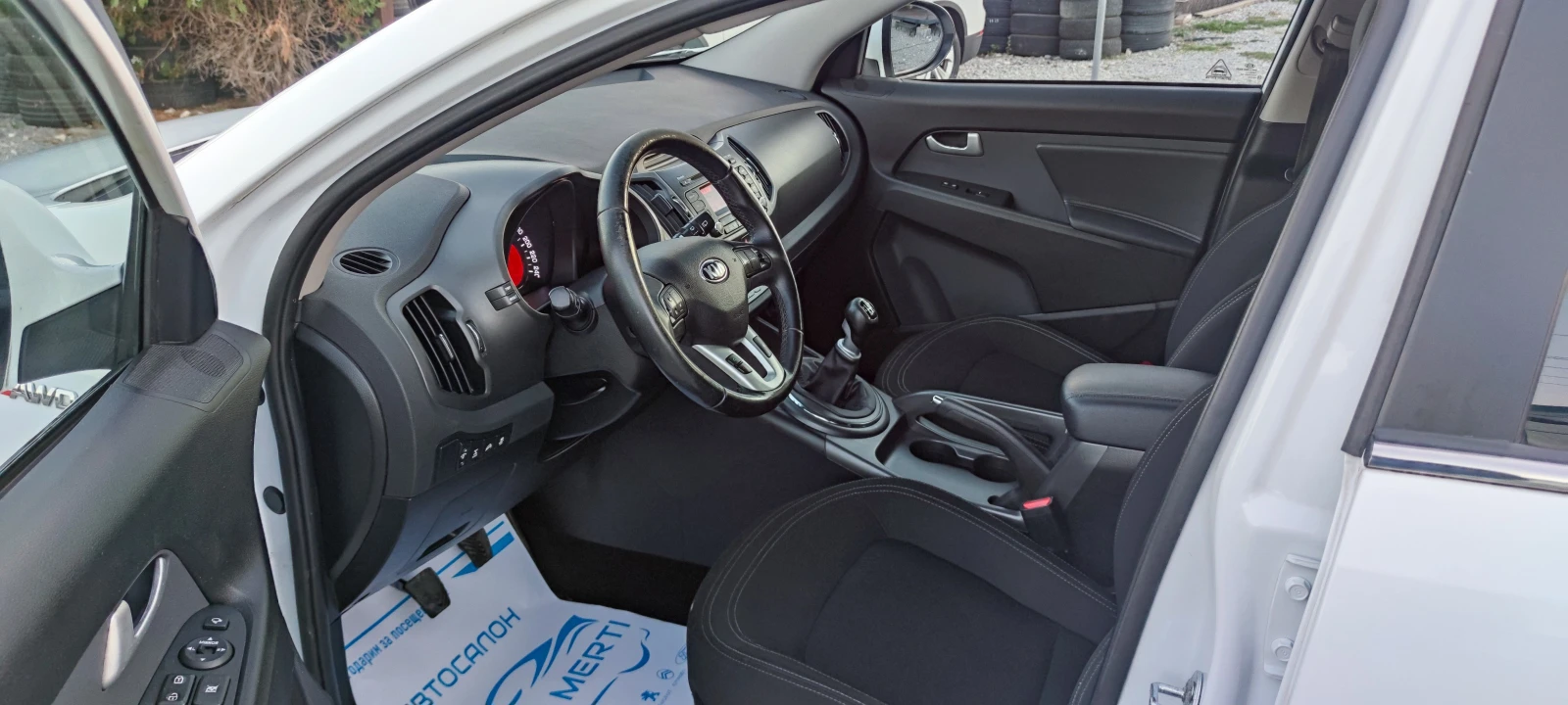 Kia Sportage 2.0CRDI 4x4, снимка 8 - Автомобили и джипове - 56353462