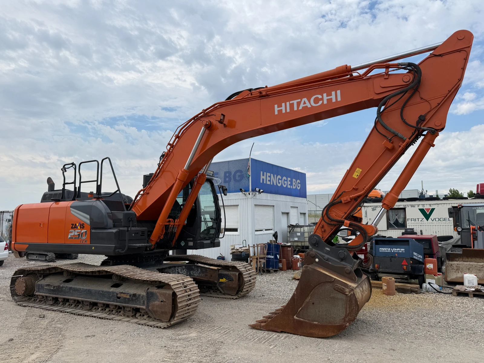 Багер Hitachi ZX 250 LC-7, снимка 14 - Индустриална техника - 54944469