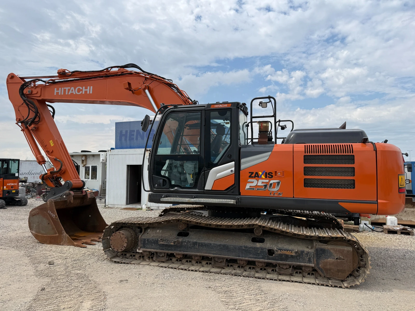 Багер Hitachi ZX 250 LC-7, снимка 5 - Индустриална техника - 54944469
