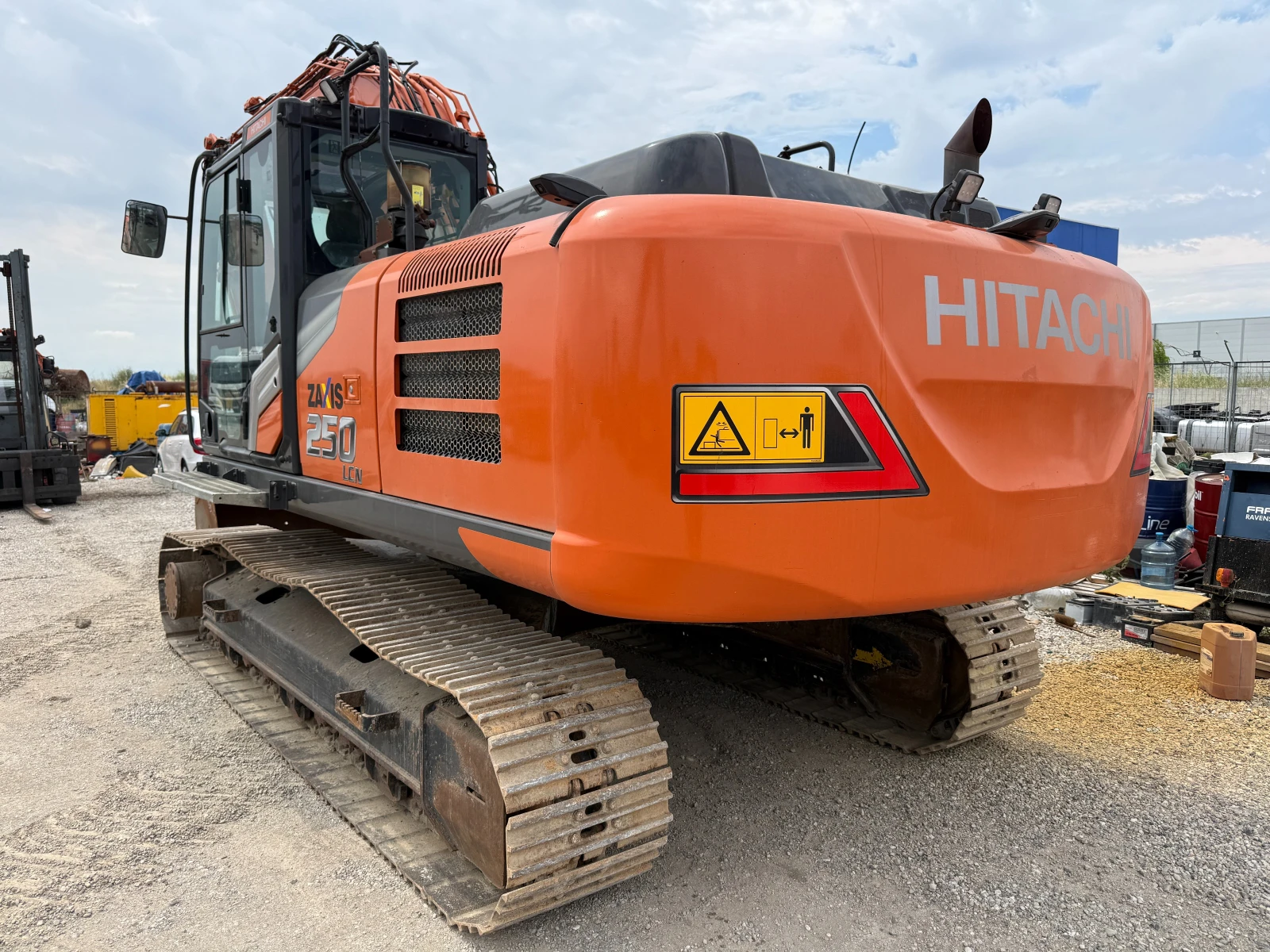 Багер Hitachi ZX 250 LC-7, снимка 7 - Индустриална техника - 54944469