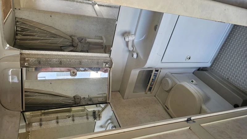 Кемпер HYMER / ERIBA 2.5 D - 6 места , снимка 10 - Каравани и кемпери - 51100205