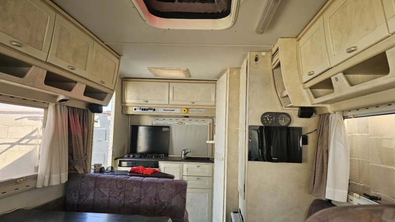 Кемпер HYMER / ERIBA 2.5 D - 6 места , снимка 13 - Каравани и кемпери - 51100205