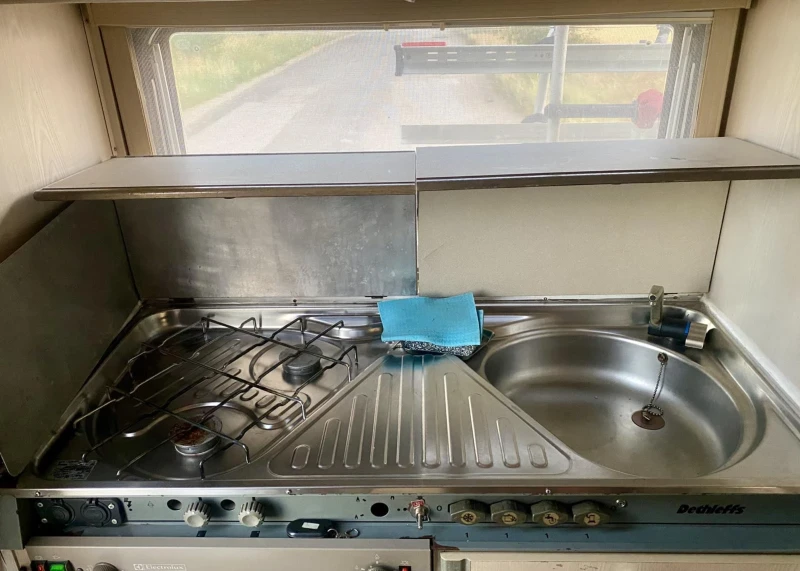 Кемпер Dethleffs Fiat Ducato 2.5D, снимка 10 - Каравани и кемпери - 52580769