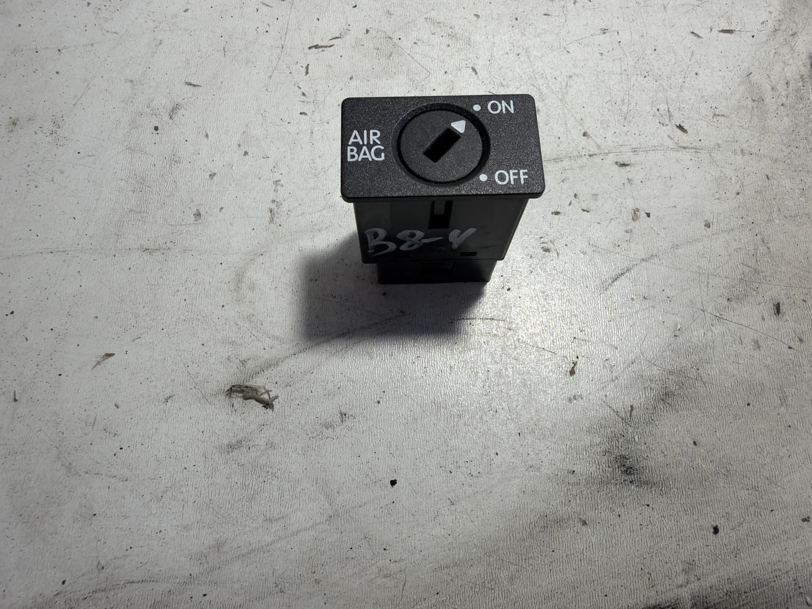 копче AIRBAG 1K0919237C Audi A4