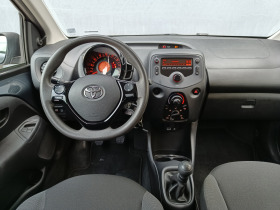 Toyota Aygo 1.0 37500 км, снимка 14 - Автомобили и джипове - 43855161