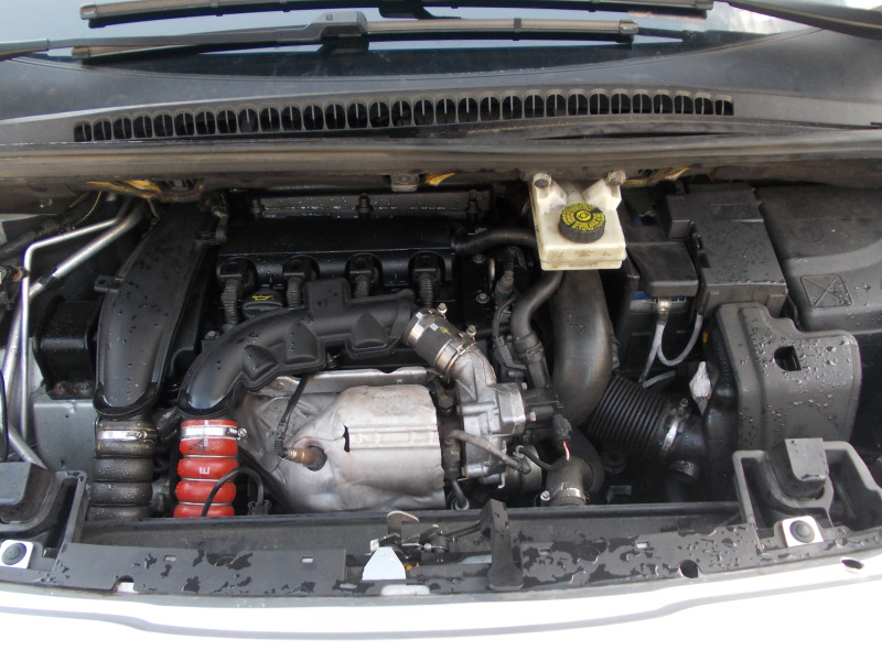 Peugeot 5008 1.6-turbo-клима, снимка 13 - Автомобили и джипове - 46386631