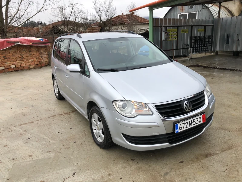 VW Touran, снимка 2 - Автомобили и джипове - 48209730