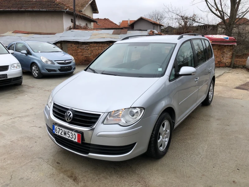 VW Touran, снимка 1 - Автомобили и джипове - 48209730