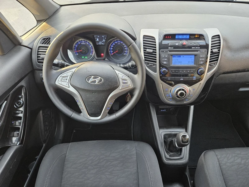 Hyundai Ix20 1.6i SWISS EDITION , снимка 10 - Автомобили и джипове - 49512340