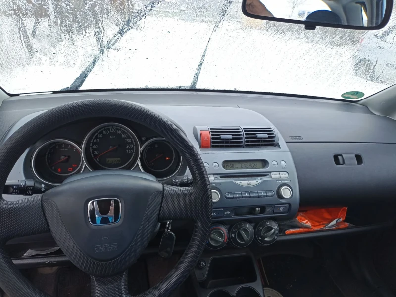 Honda Jazz 1.4 Климатик Теглич, снимка 6 - Автомобили и джипове - 49504980