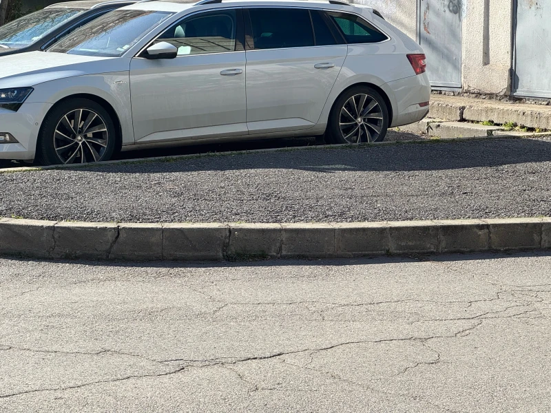 Skoda Superb L&K, снимка 8 - Автомобили и джипове - 49881648