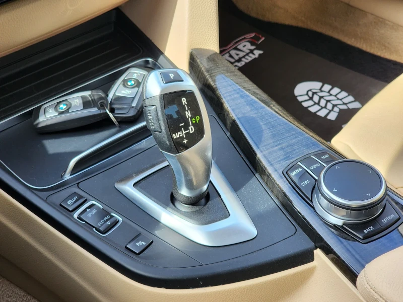 BMW 320 i Facelift, снимка 8 - Автомобили и джипове - 50160554