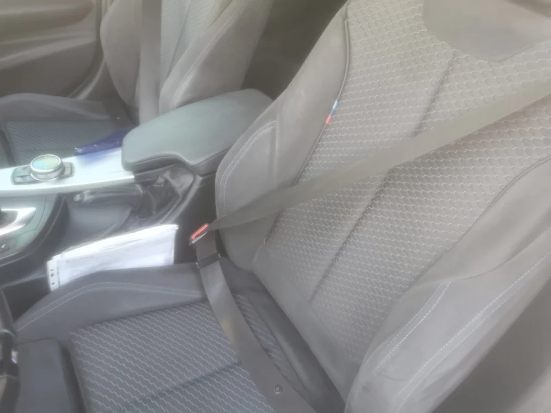 BMW 330  Xdrive, M-sport, снимка 16 - Автомобили и джипове - 52340415