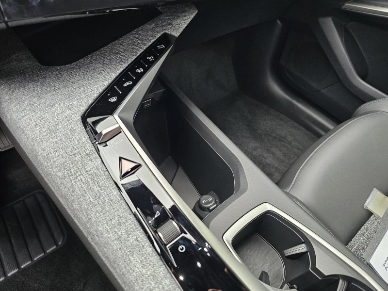 Peugeot 3008 E* 73kW* NAVI* LED* CAM* , снимка 13 - Автомобили и джипове - 51603460