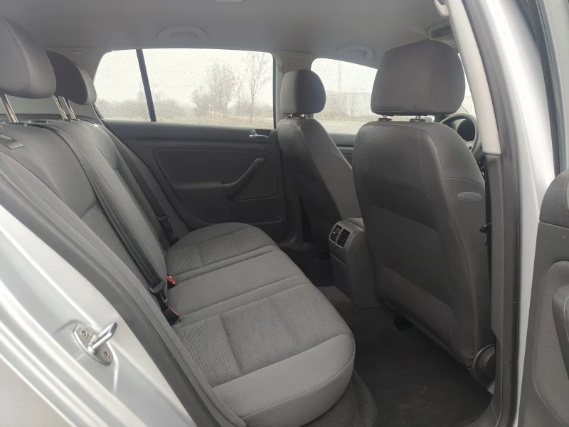 VW Golf 1.6i 102, снимка 15 - Автомобили и джипове - 52890391